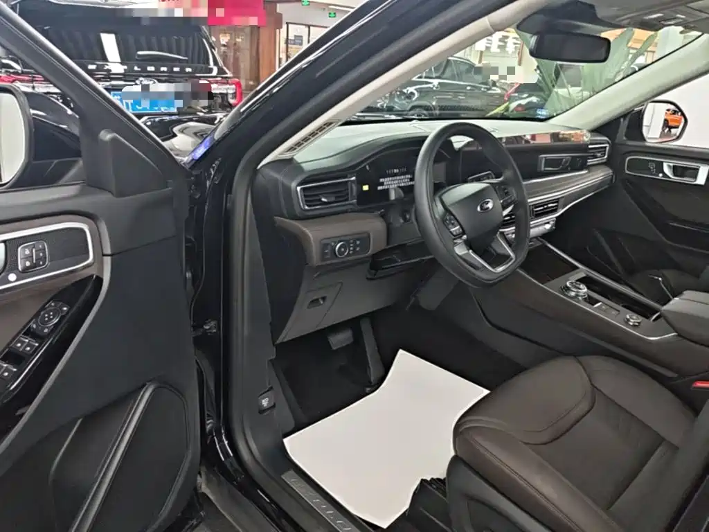 Ford Explorer 2025 2024 2.3T EcoBoost AWD Titanium Edition 7-Seater