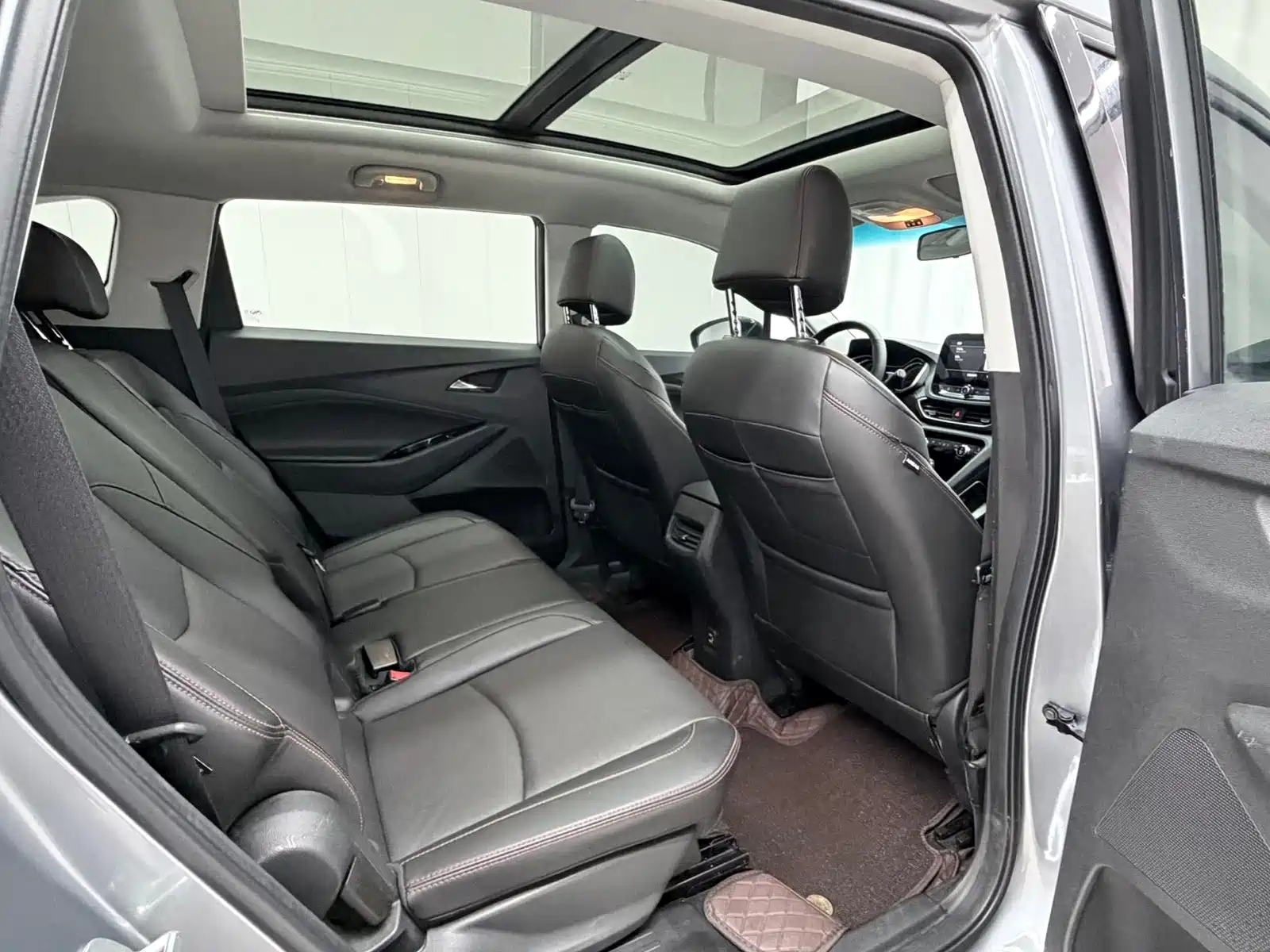 Фото 18 - Chevrolet Orlando