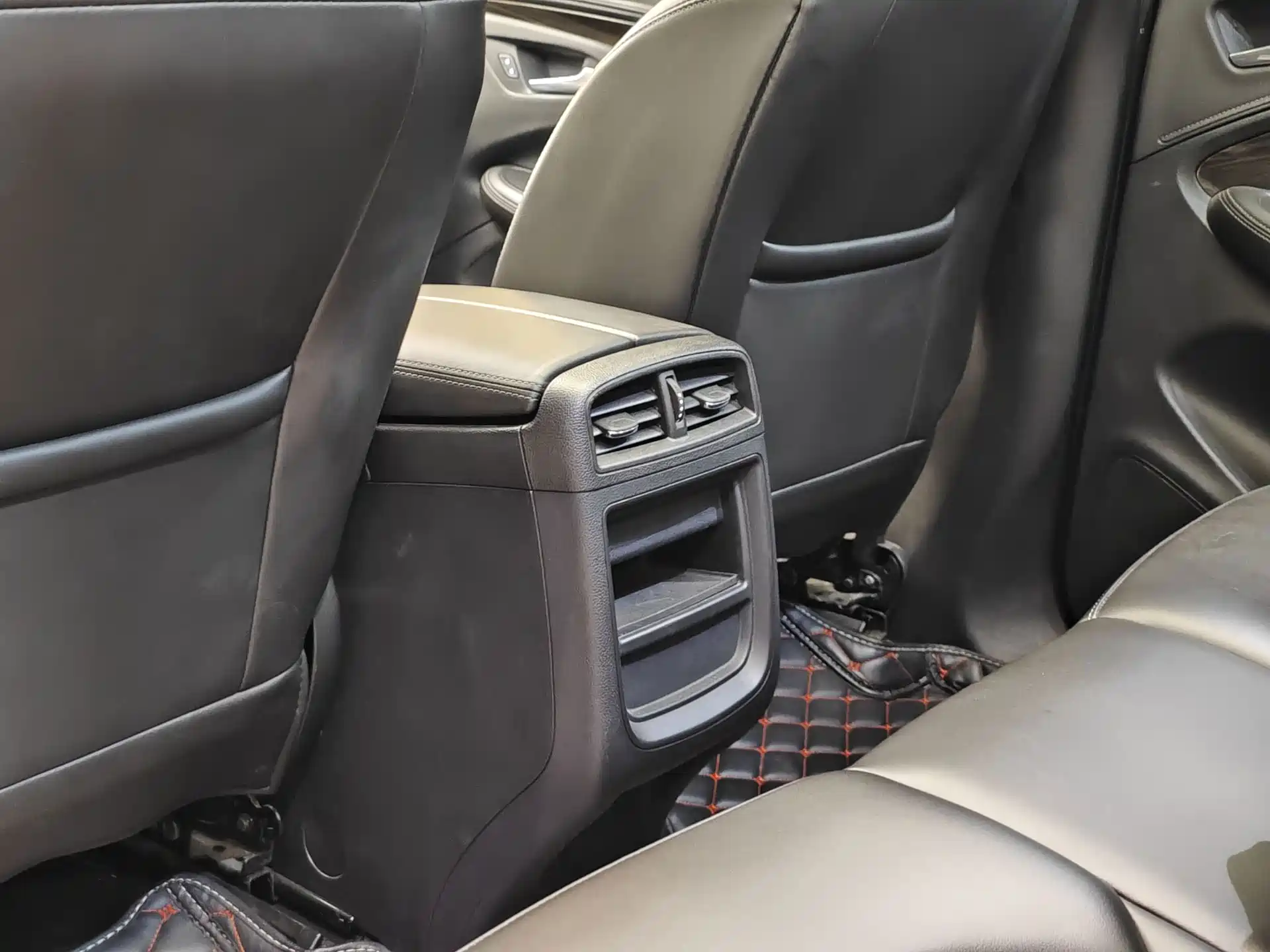 Фото 23 - Buick Envision Plus