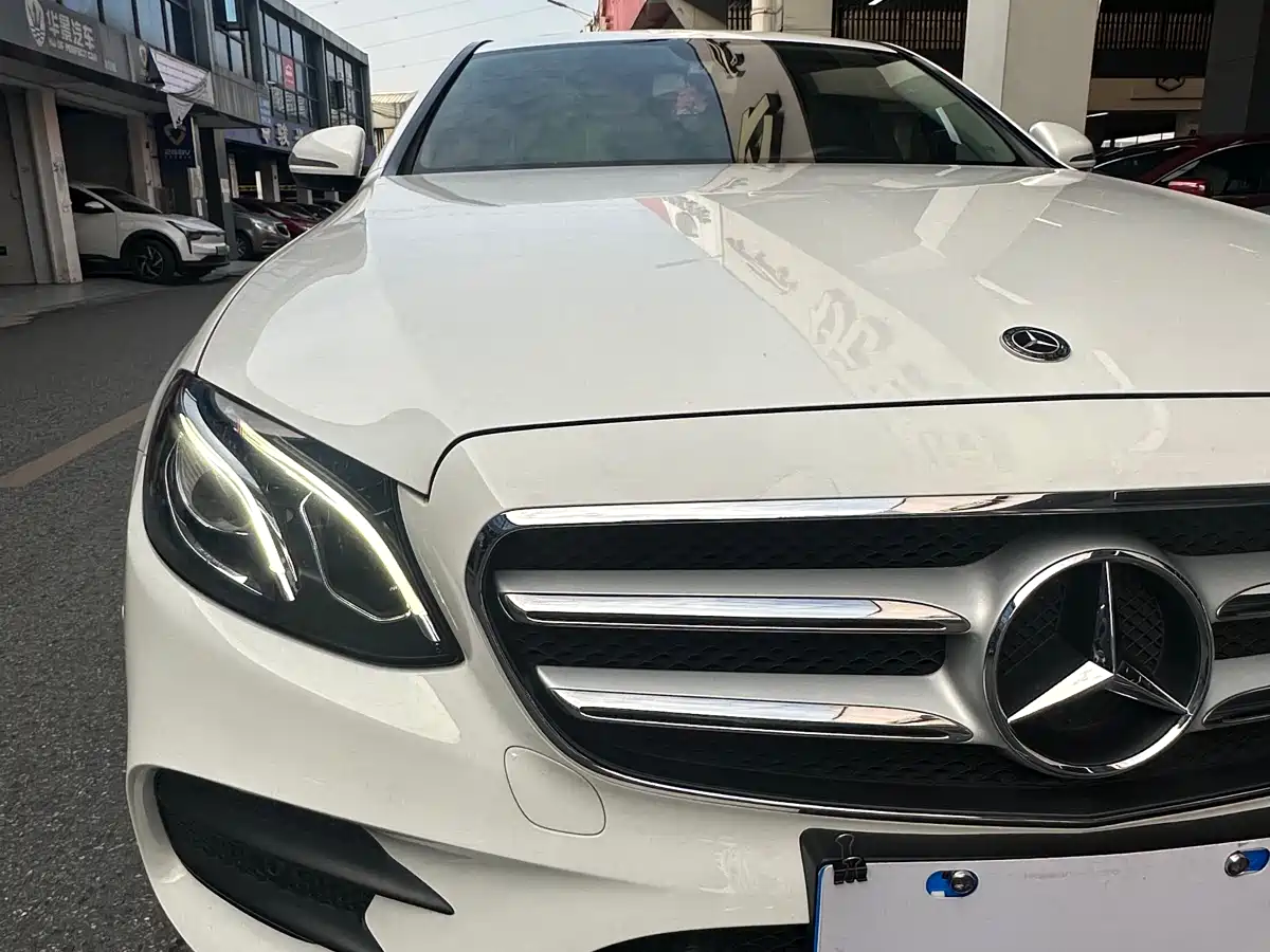 Mercedes-Benz E-Class 2016 E 200 L Sport Type фото 15