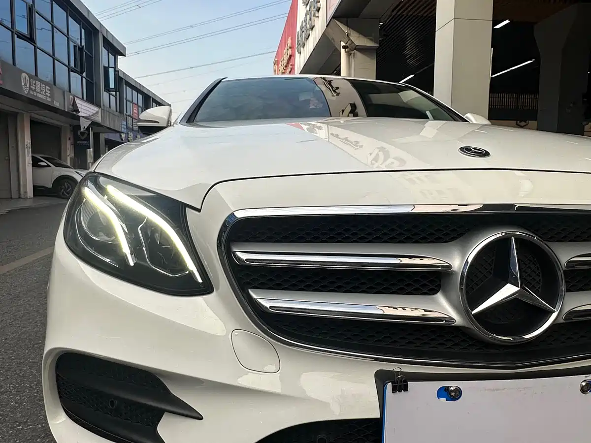 Mercedes-Benz E-Class 2016 E 200 L Sport Type фото 3