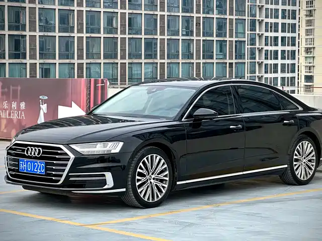 AUDI A8