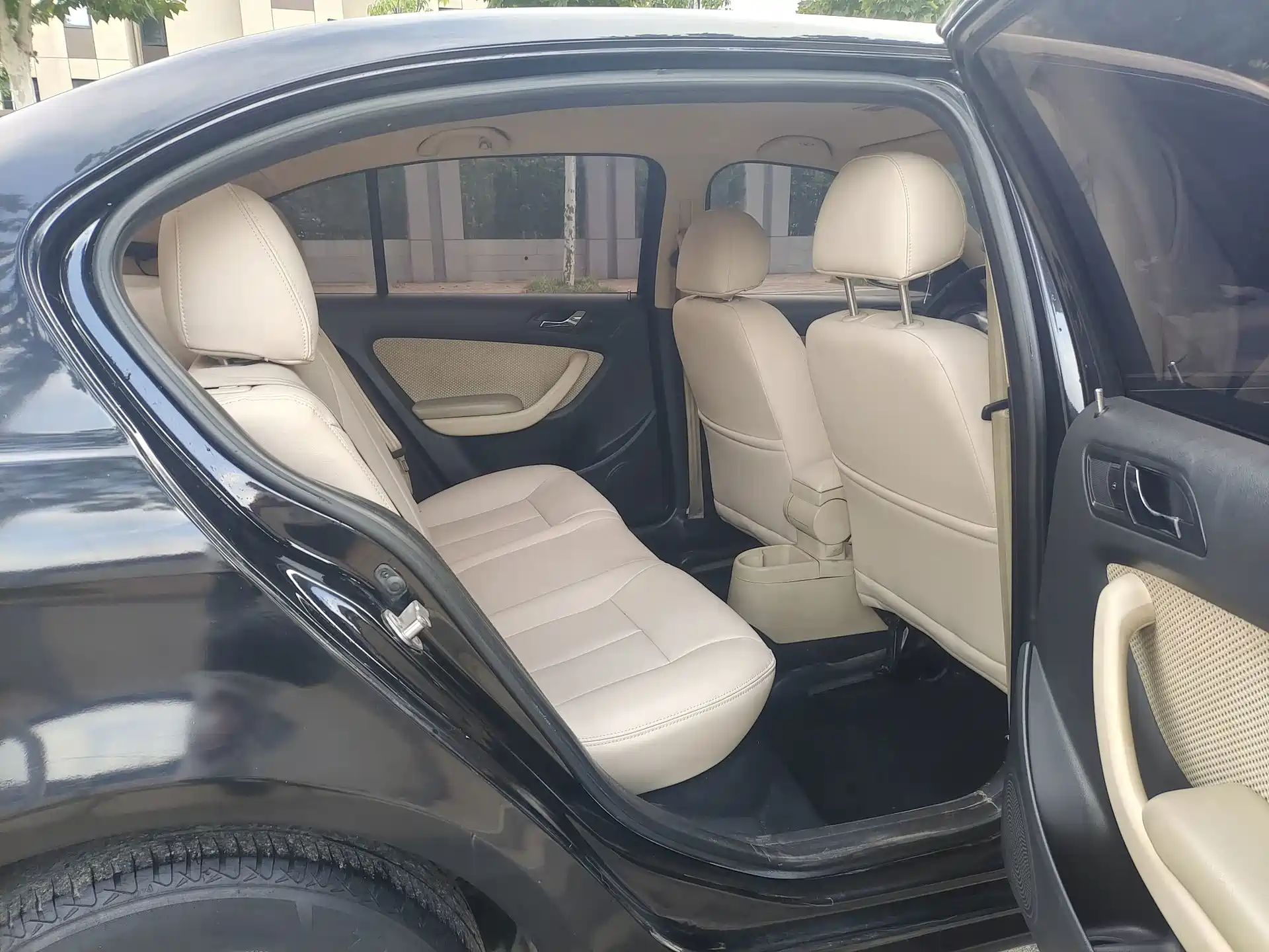 صورة 12 - Volkswagen Lavida