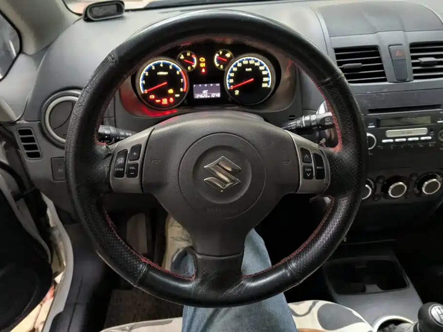 Photo 15 - Suzuki SX4