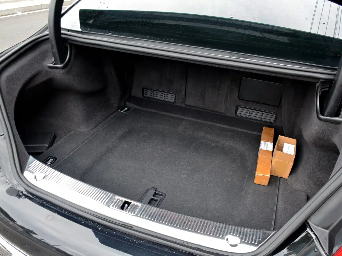 Фото 8 - Audi A8