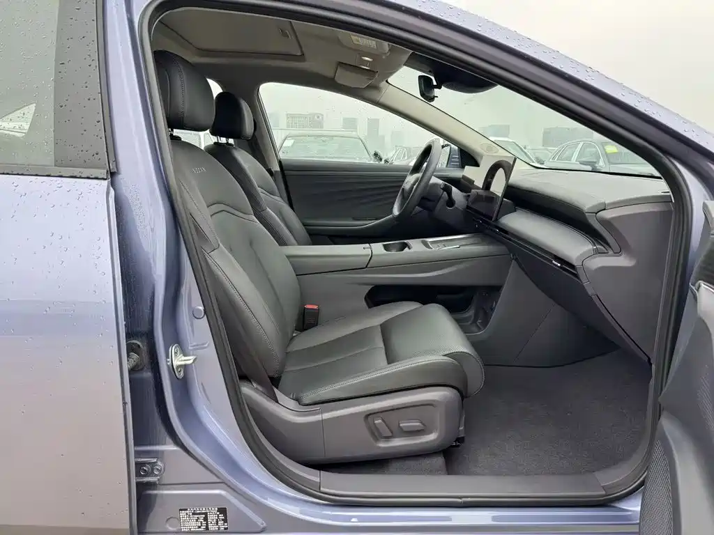 Nissan N6 2025 2025 Mid Configuration