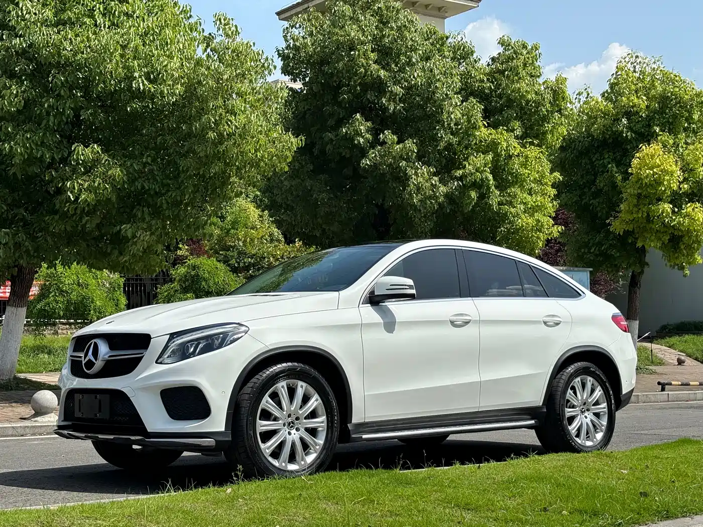 Mercedes-Benz GLE Coupe 2017 GLE 320 4MATIC Coupe SUV