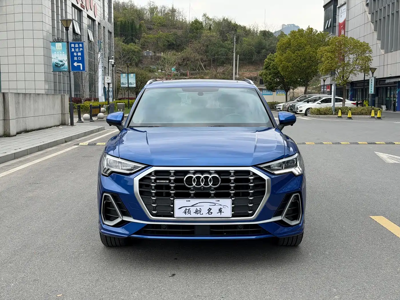 AUDI Q3
