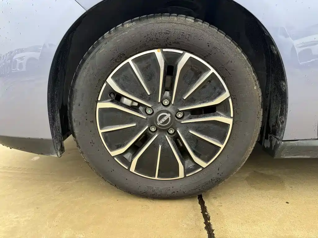 Nissan N6 2025 2025 Mid Configuration