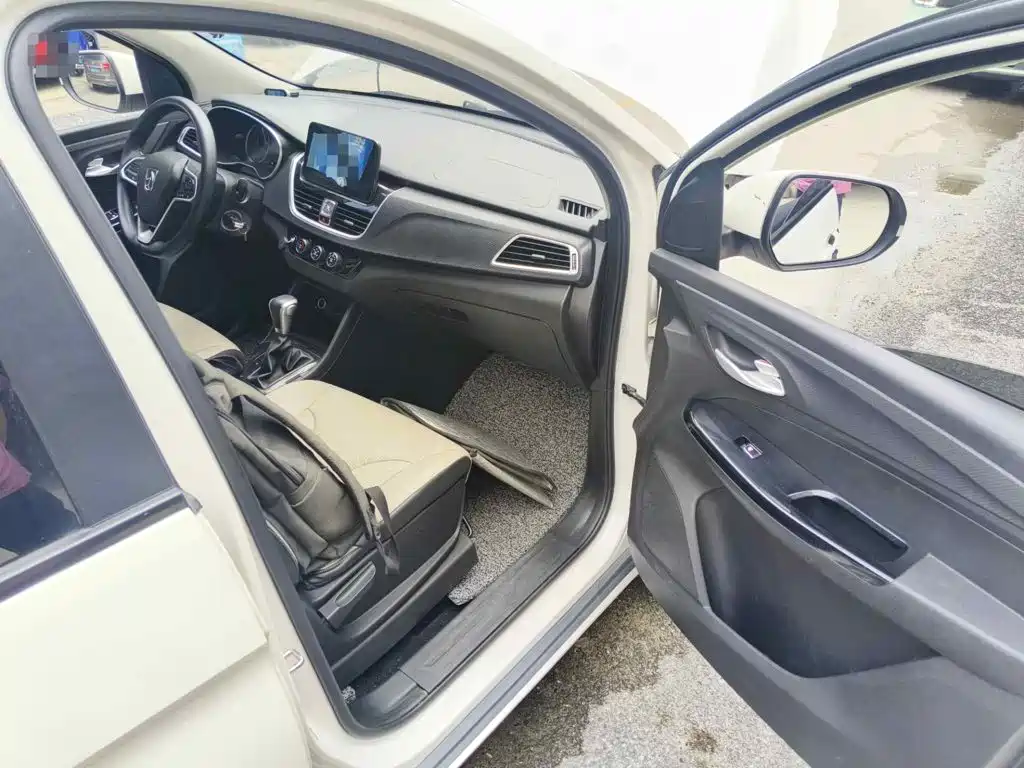 Baojun 730 2021 2019 1.5T CVT Fashion Edition 7-Seater China VI