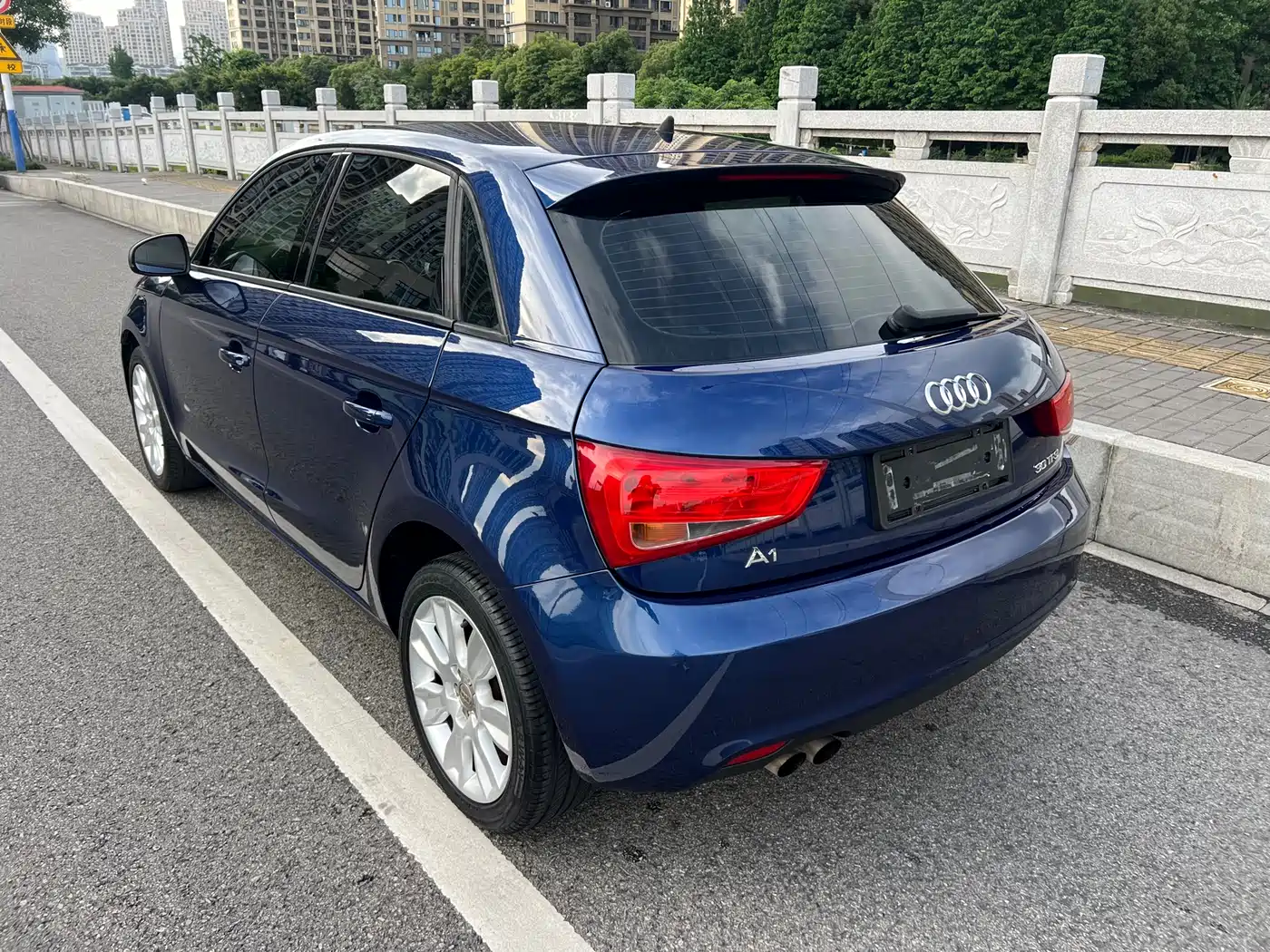 Audi A1 2015 2014 30 TFSI Sportback Fashion