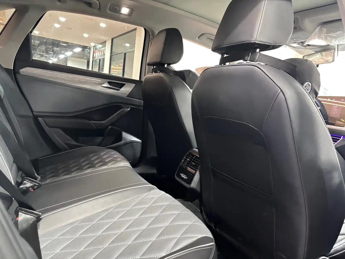 Volkswagen Sagitar 2023 300TSI DSG Excellence Edition фото 12