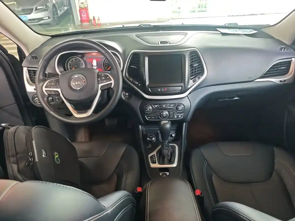 Jeep Cherokee (Import) 2015 2015 2.4L Elite Edition