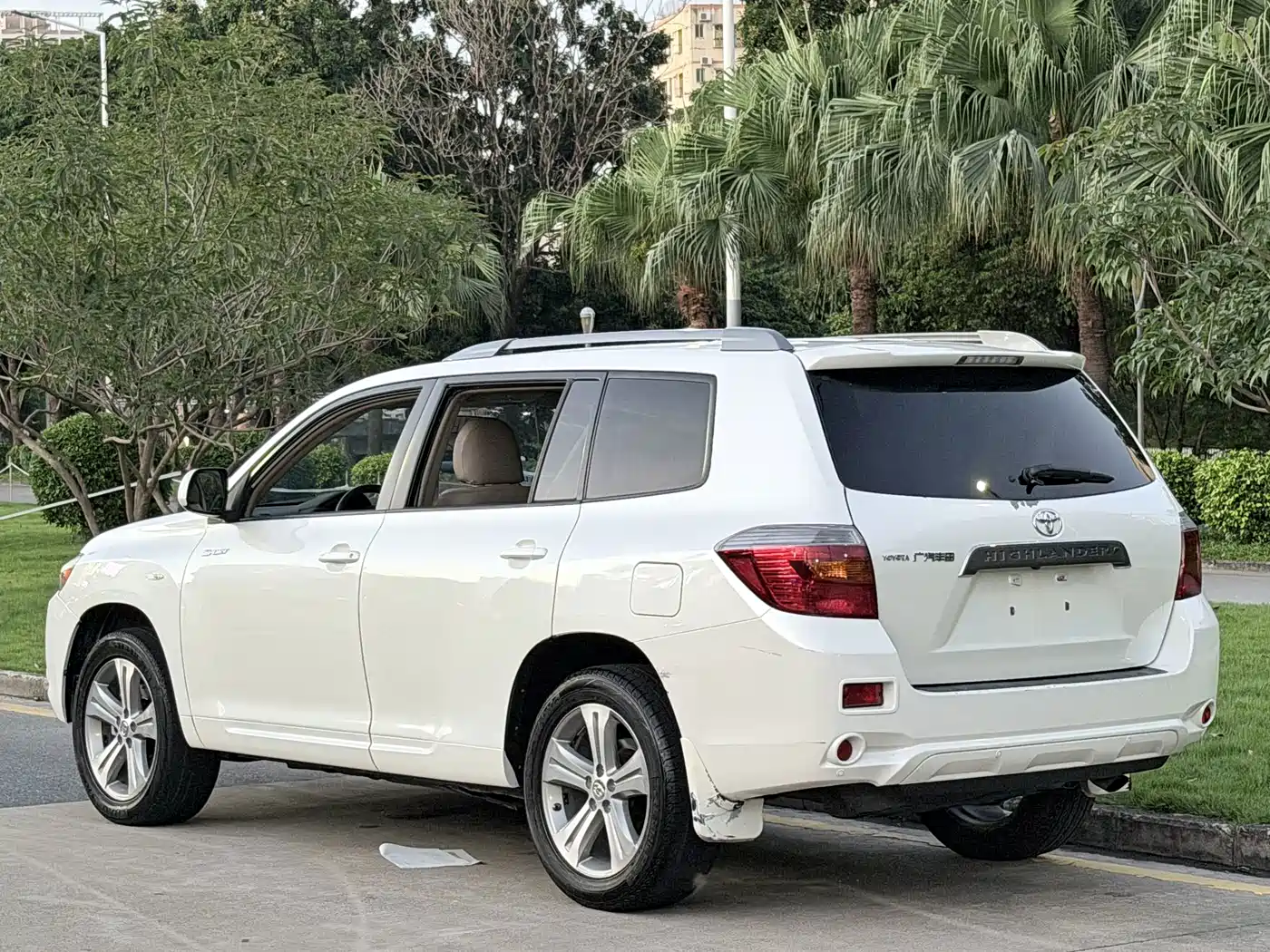 Фото 3 - Toyota Highlander