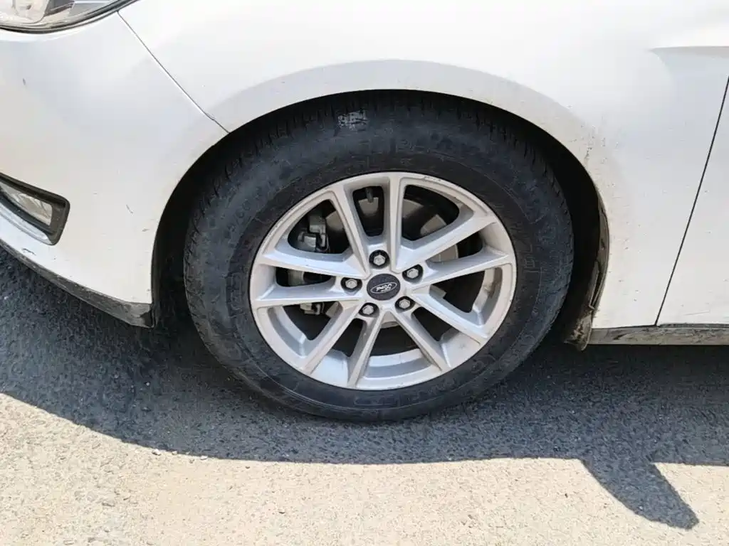 Photo 25 - Ford Focus