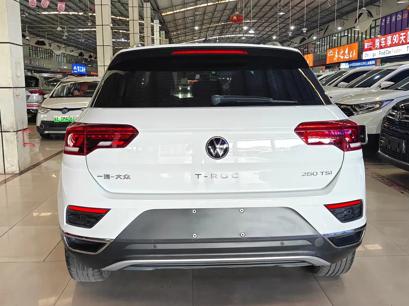 VOLKSWAGEN T-ROC EXPLORING SONGS