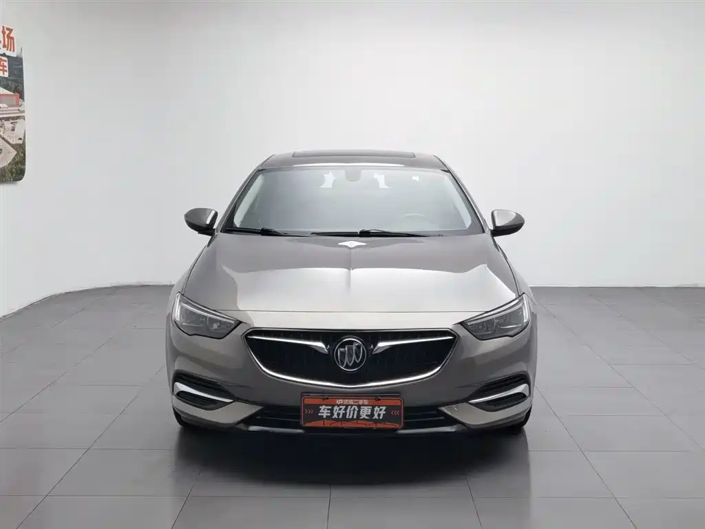 Photo 3 - Buick Regal