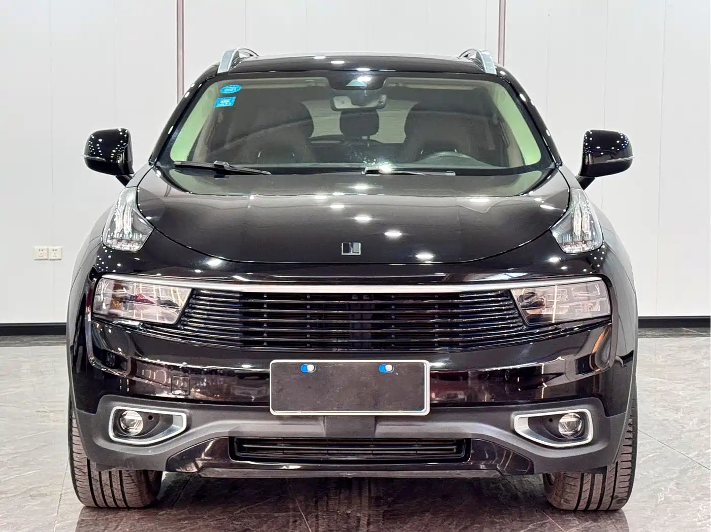 Lynk & Co 01 2017 2.0T 2WD Pro Version фото 2