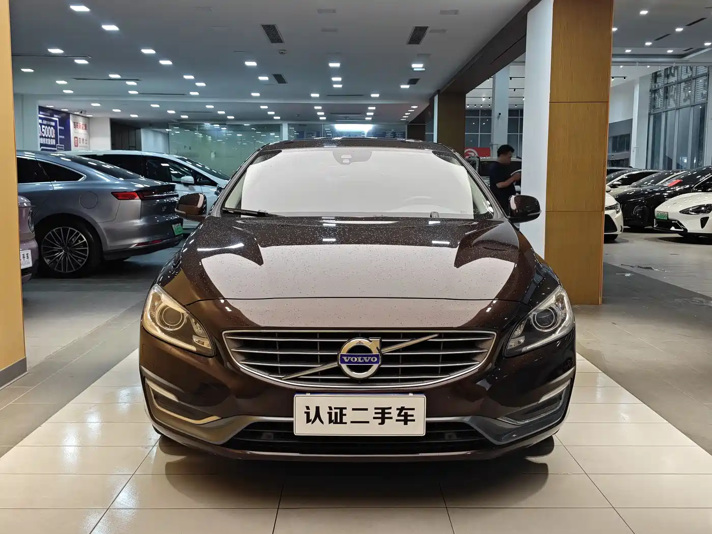 Фото 3 - Volvo S60