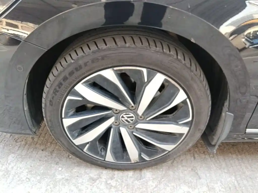 صورة 23 - Volkswagen Passat