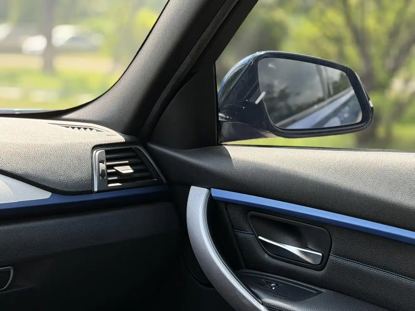BMW 3 Series 2019 320i M Sport Package фото 12