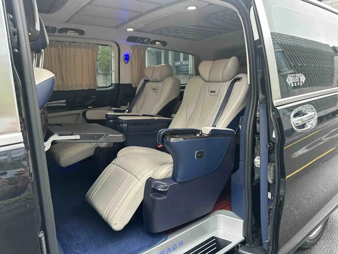 Mercedes-Benz Vito 2023 2.0T Business 7-Seater фото 10
