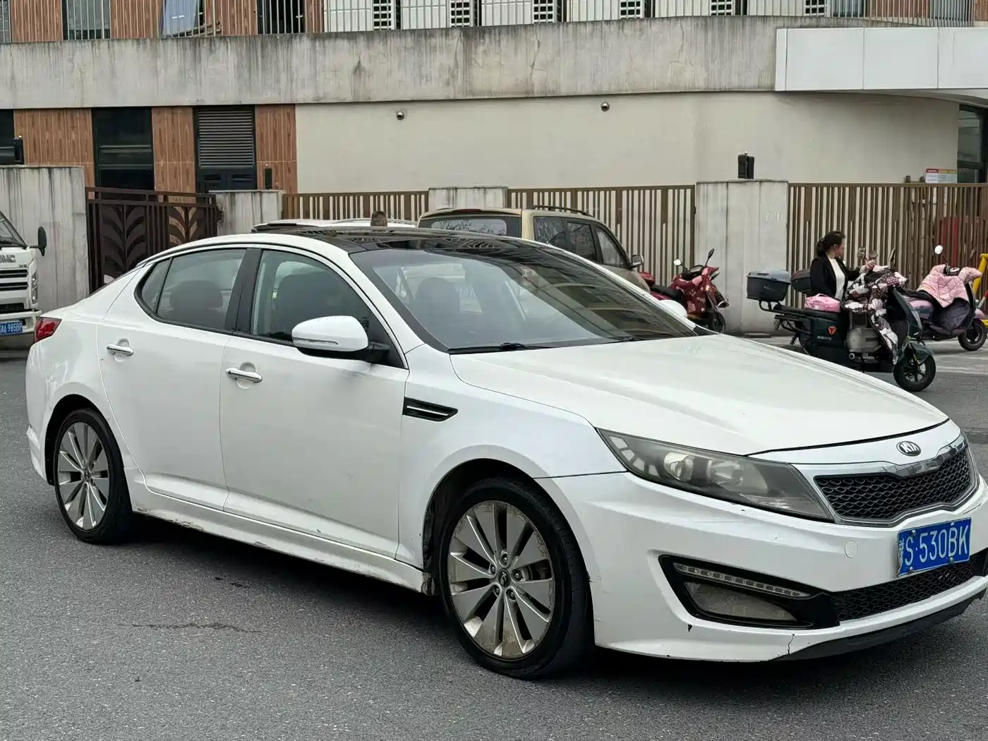 Kia K5 2012 2.4L Automatic DLX Special Edition фото 3