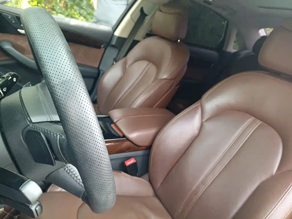 Photo 16 - Audi A8