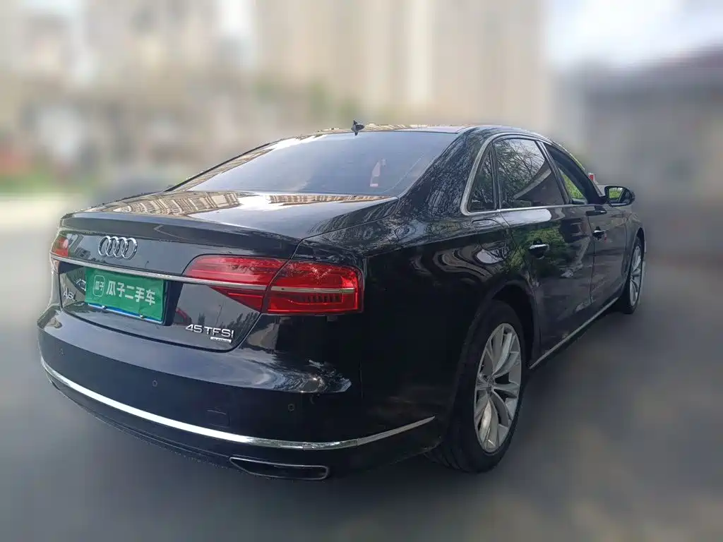 Photo 6 - Audi A8
