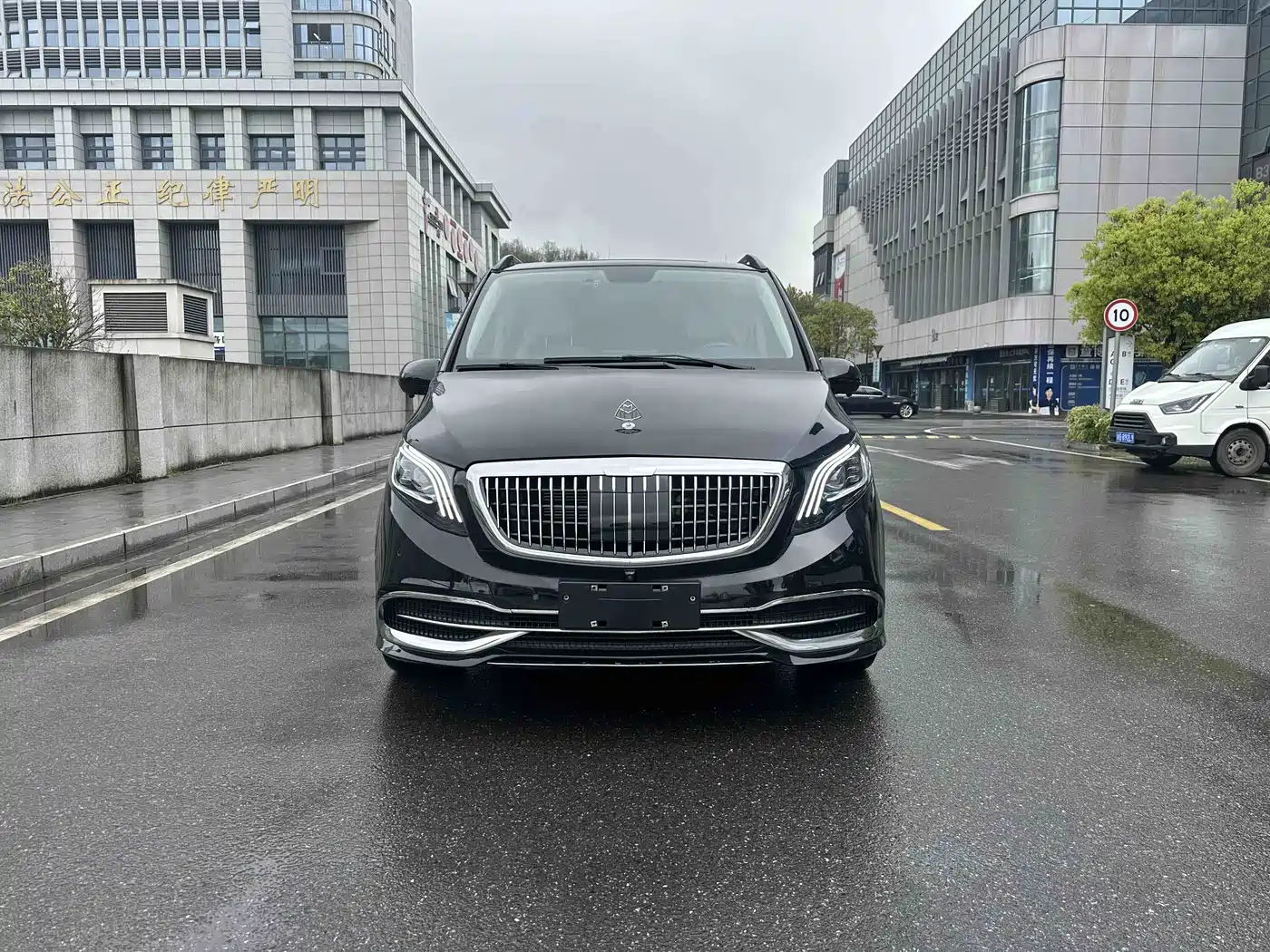 Mercedes-Benz Vito 2023 2.0T Business 7-Seater фото 7
