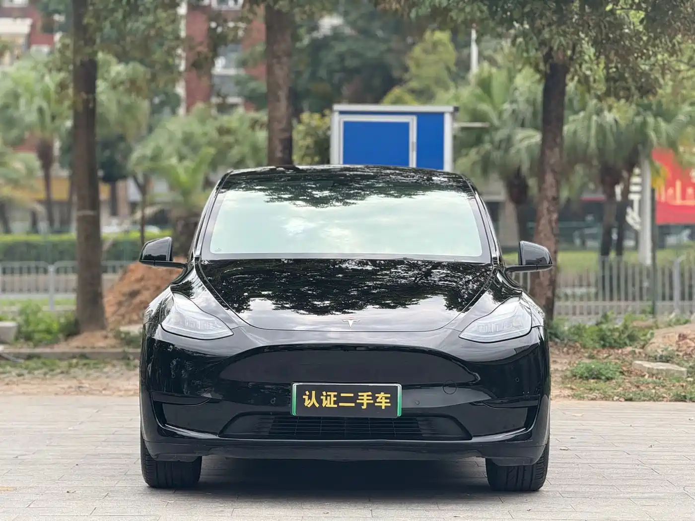 TESLA MODEL Y