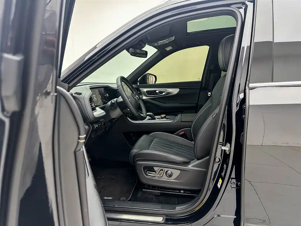 GAC Trumpchi Trumpchi GS8 2025 Pilot Series 2.0TGDI 2WD Luxury Edition 5-seater фото 21