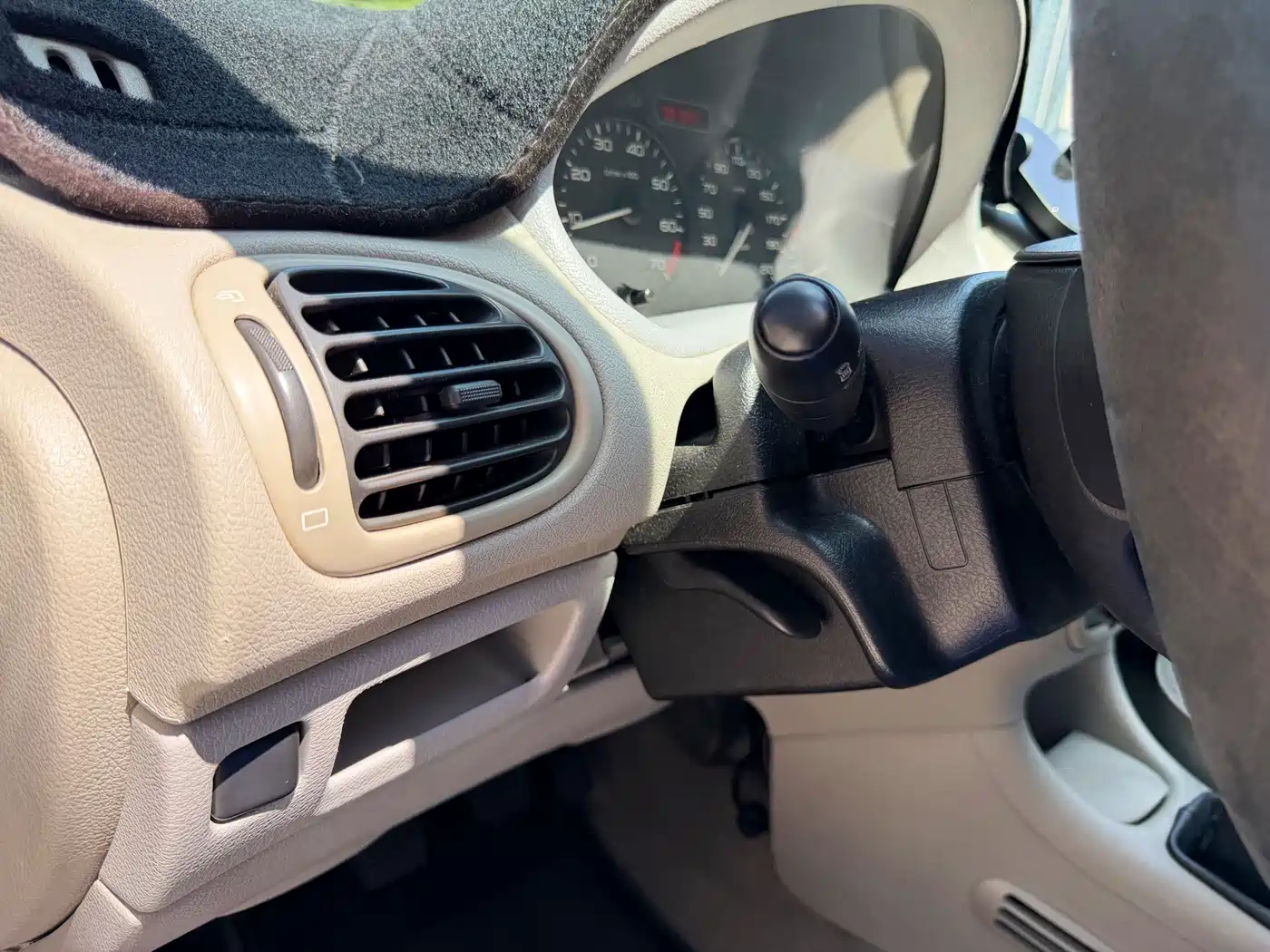 Peugeot 206 2006 2005 1.6L Manual Trend Edition