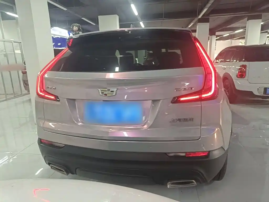 Cadillac XT4 2023 2022 28T FWD Luxury