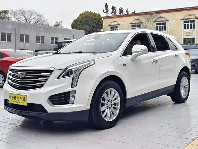 CADILLAC XT5