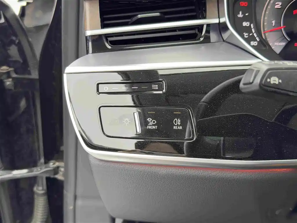 Фото 18 - Audi A8