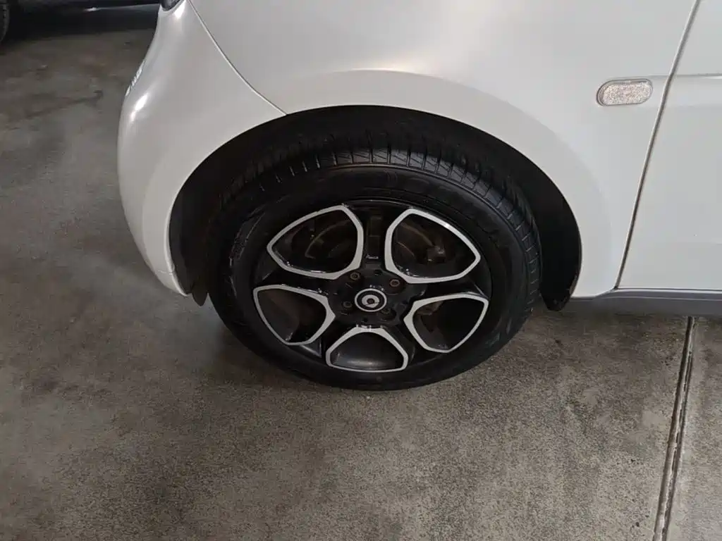 smart fortwo 2019 2019 0.9T 66kW Hardtop Wind Edition China VI