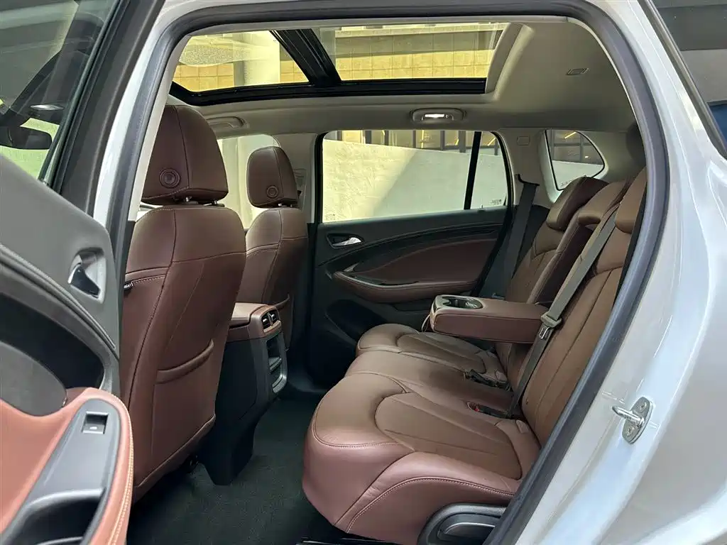 Фото 10 - Buick Envision Plus