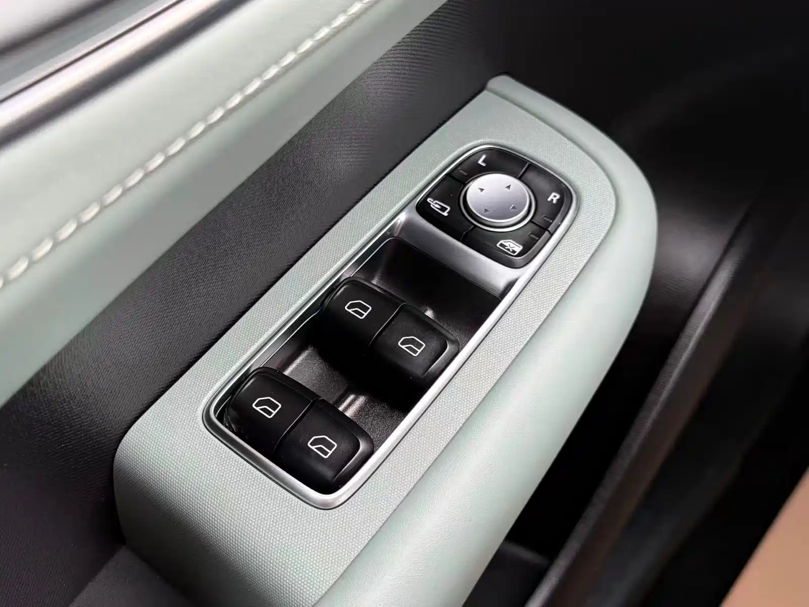 Фото 25 - Roewe D6