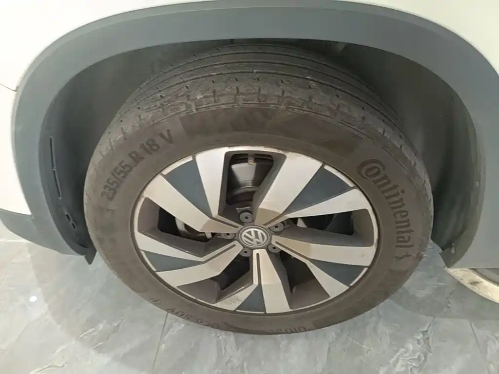Фото 23 - Volkswagen Tayron