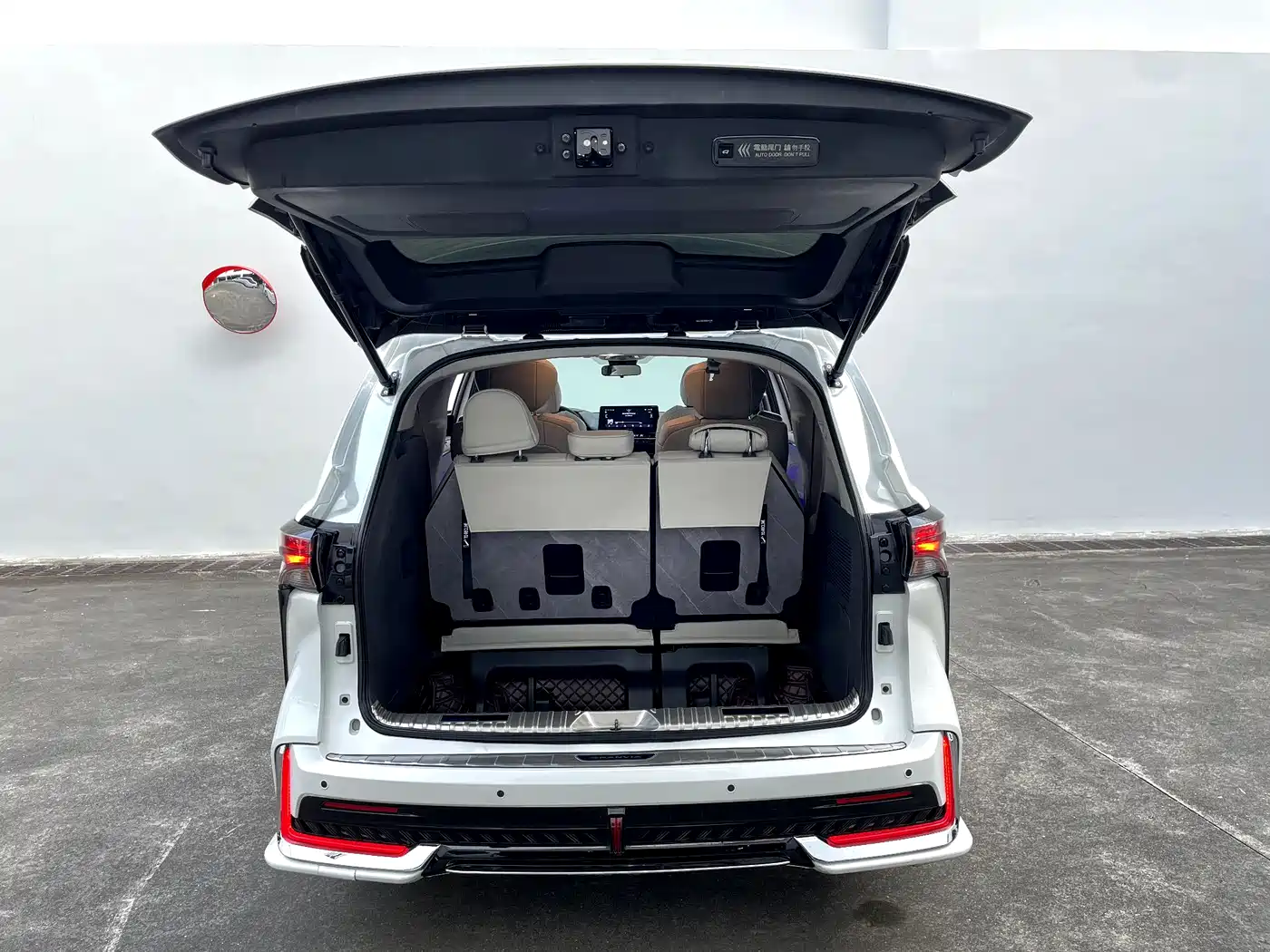Toyota Granvia 2024 2.5L Hybrid Comfort фото 31