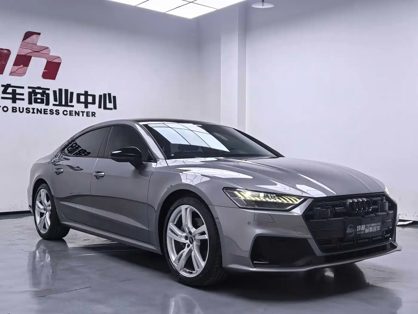 Фото 3 - Audi A7L