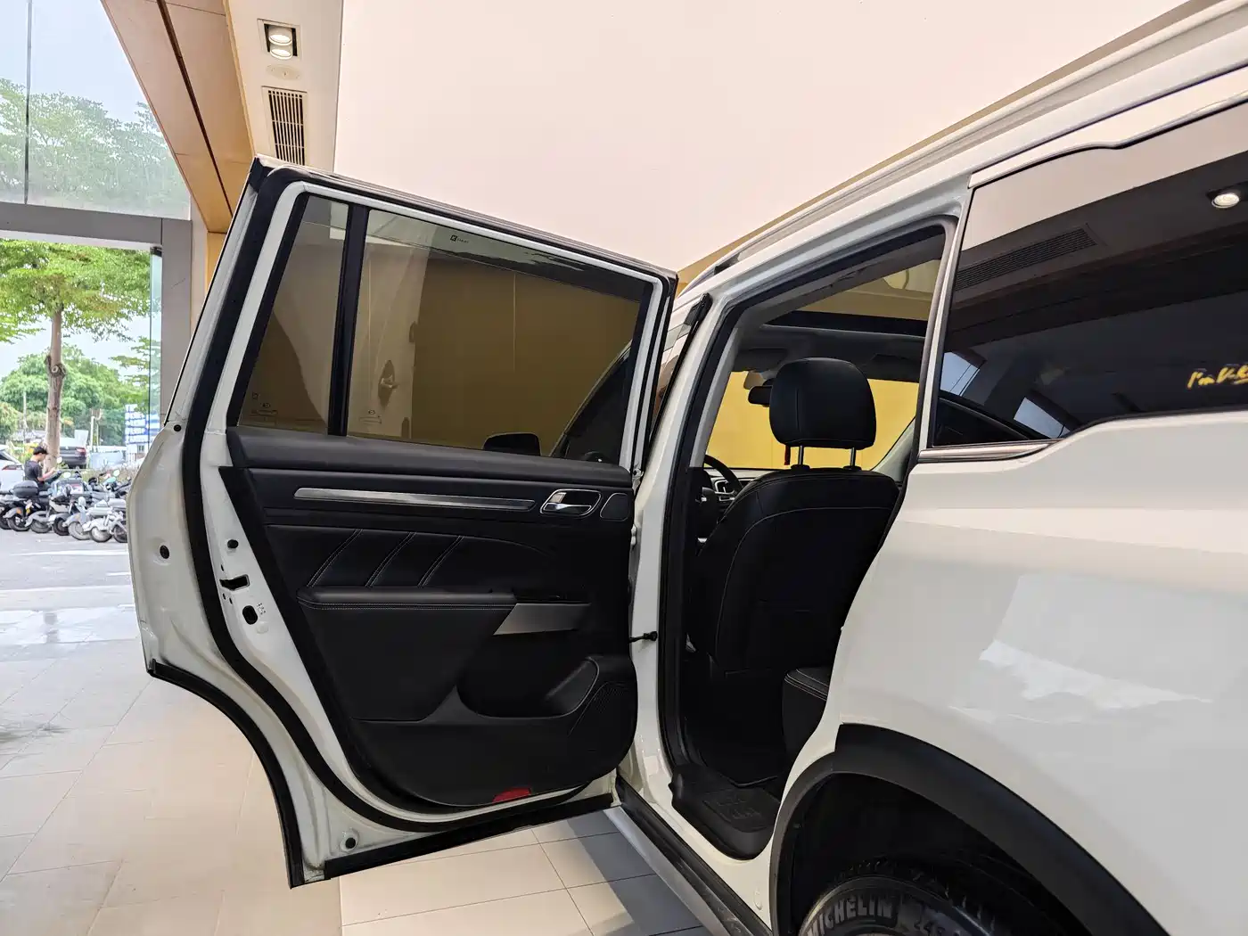 GAC Trumpchi Trumpchi GS8 2020 Model 390T FWD Luxury Smart Connect (7-seater) фото 20