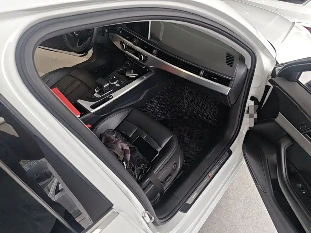 Фото 9 - Audi A4L