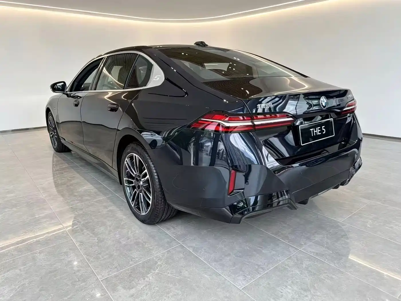 BMW 5 Series 2026 2026 530Li Leading M Sport Package