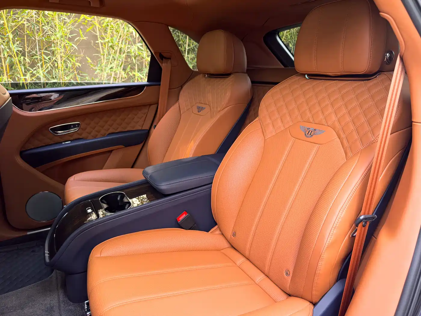 BENTLEY TIMYUE PLUG IN HYBRID