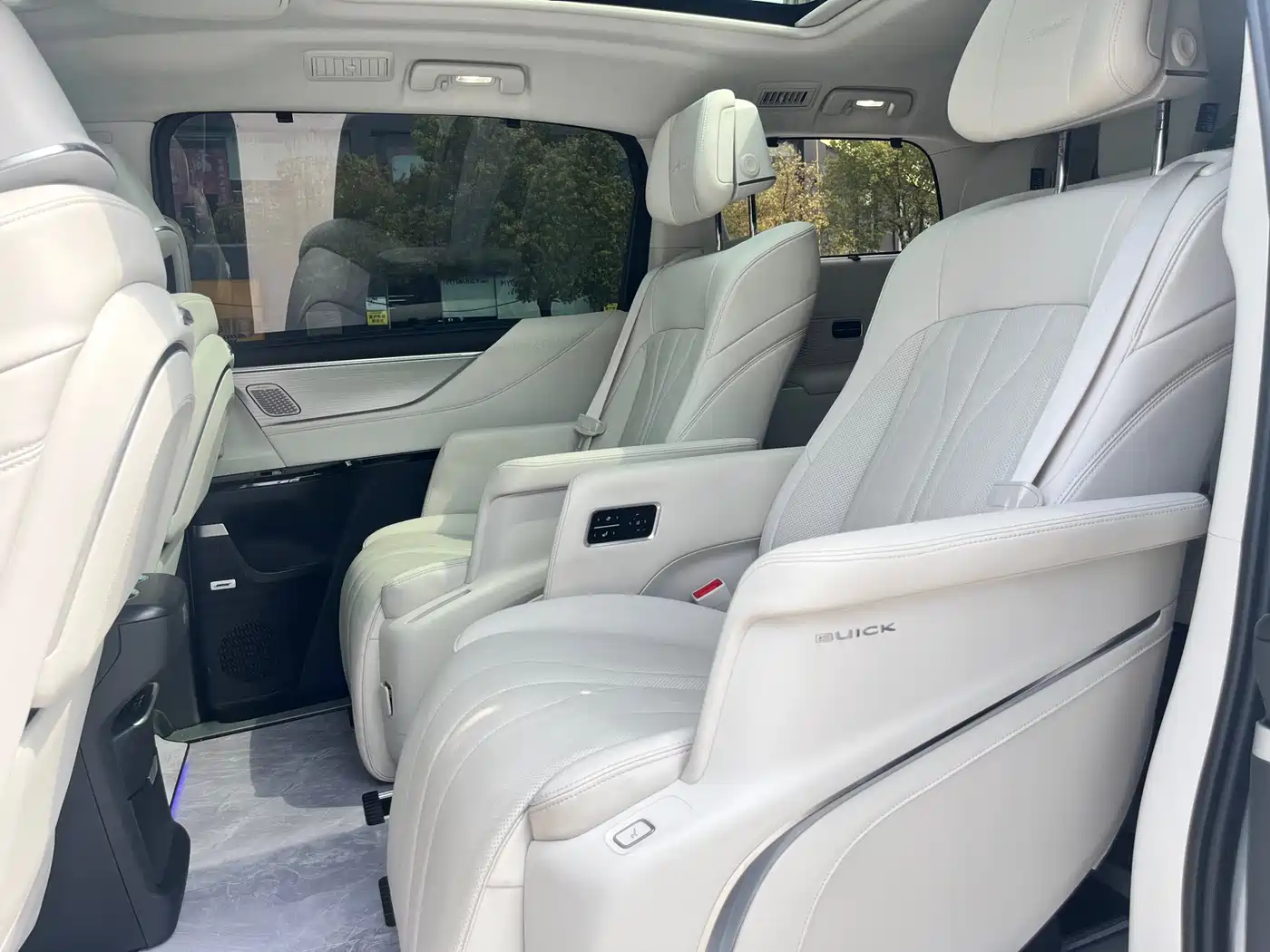 BUICK GL8 NEW ENERGY