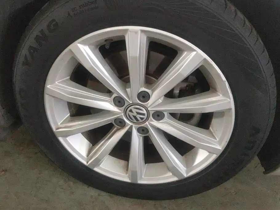 Фото 4 - Volkswagen Magotan