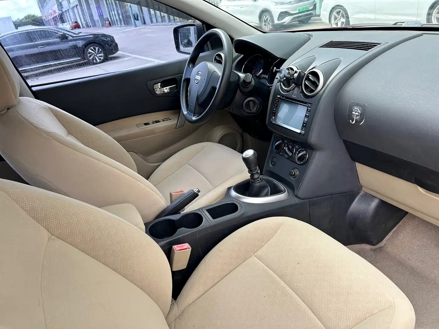 Nissan Qashqai 2011 2011 2.0XL Fire 6MT 2WD