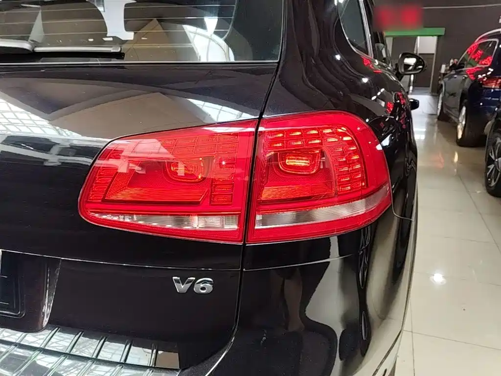 Фото 8 - Volkswagen Touareg
